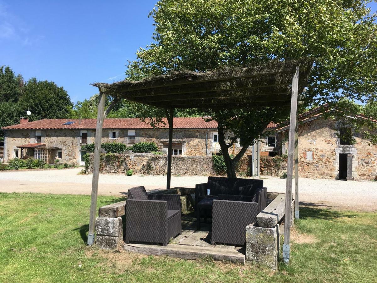 Ferme Gite Equestre En Charente コンフォラン エクステリア 写真